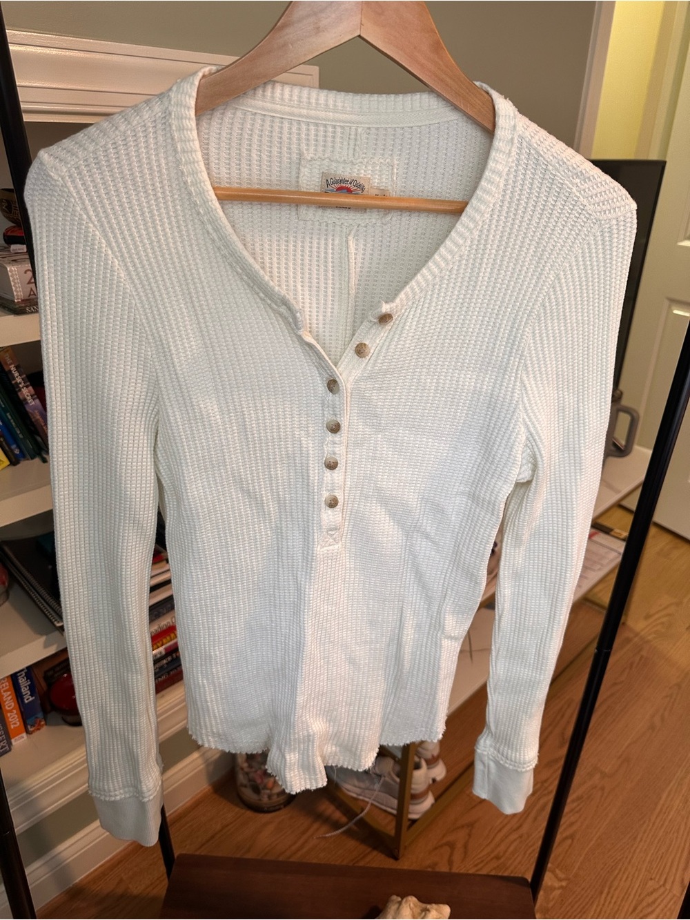 FAHERTY-Woman’s Cream Waffle Henley Long Sleeve